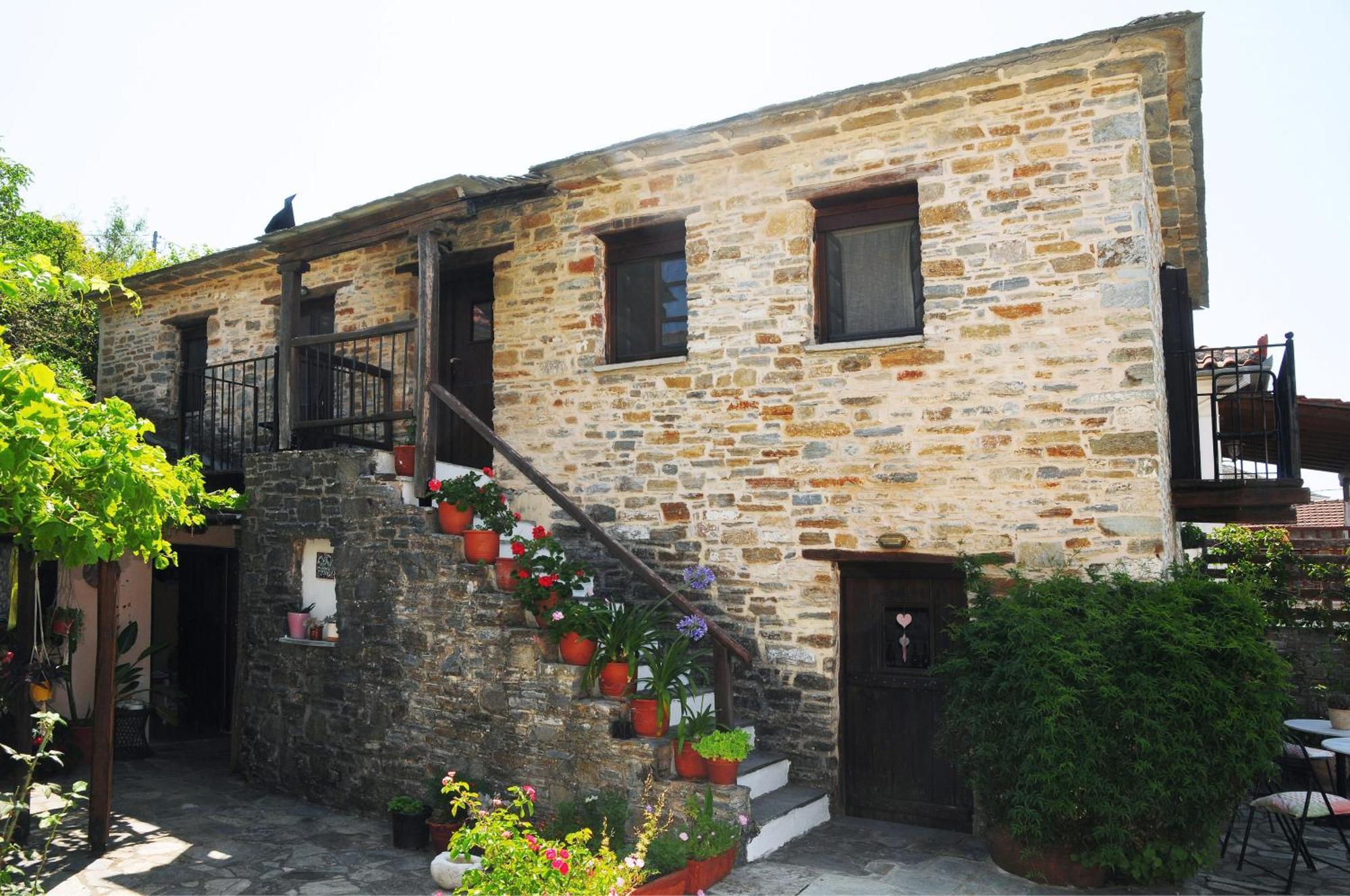 Hotel Archontiko Parisis Lafkos Esterno foto