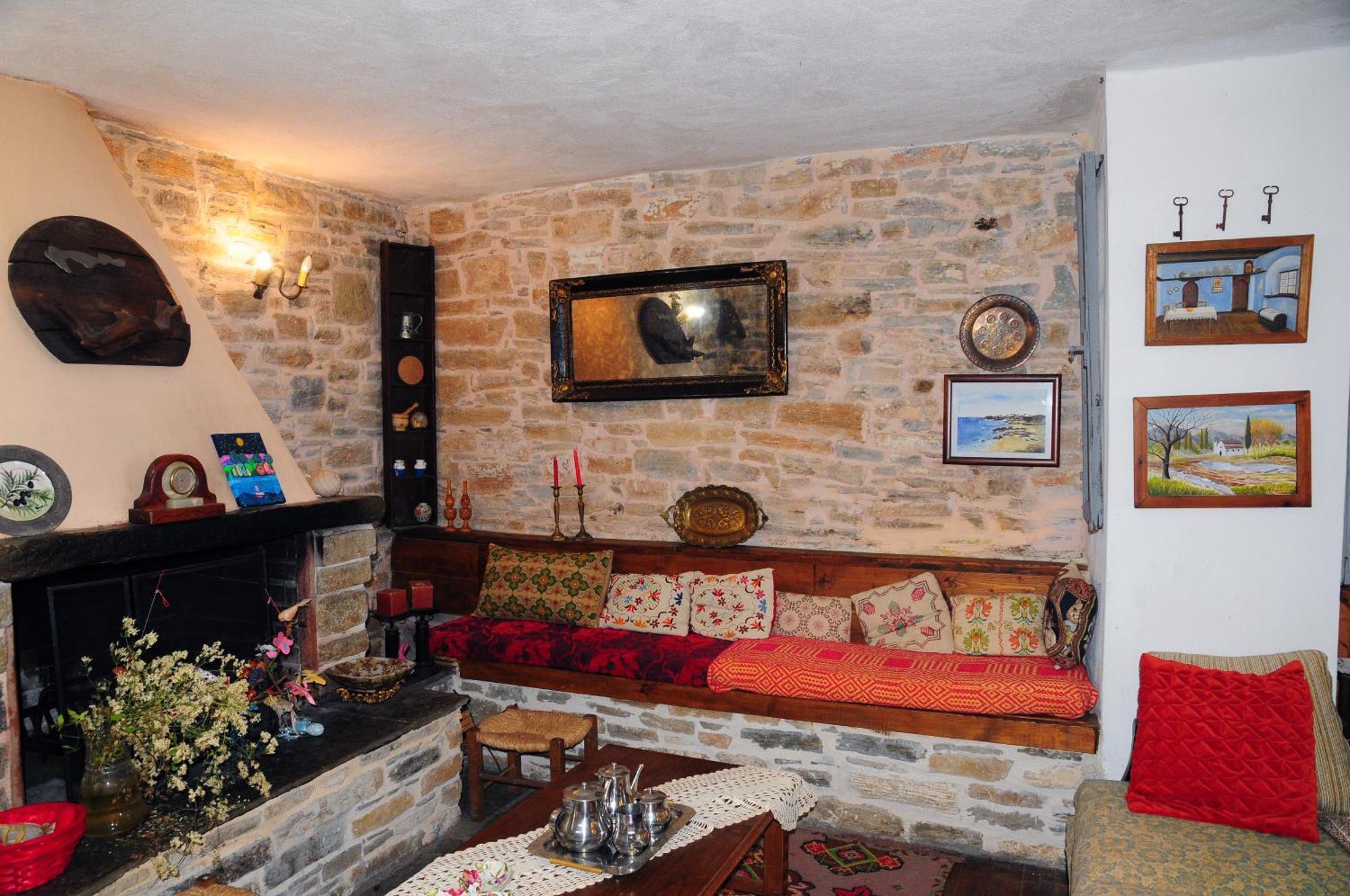 Hotel Archontiko Parisis Lafkos Esterno foto