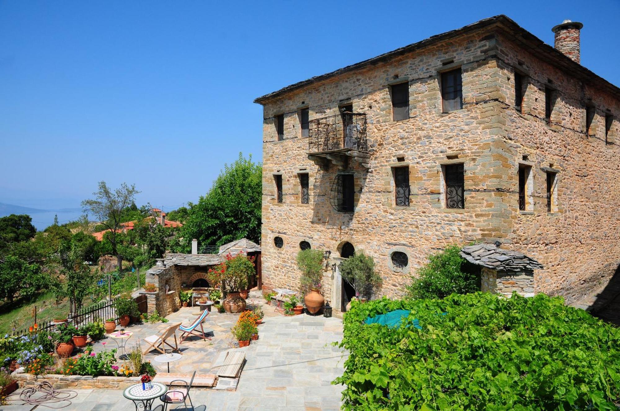 Hotel Archontiko Parisis Lafkos Esterno foto