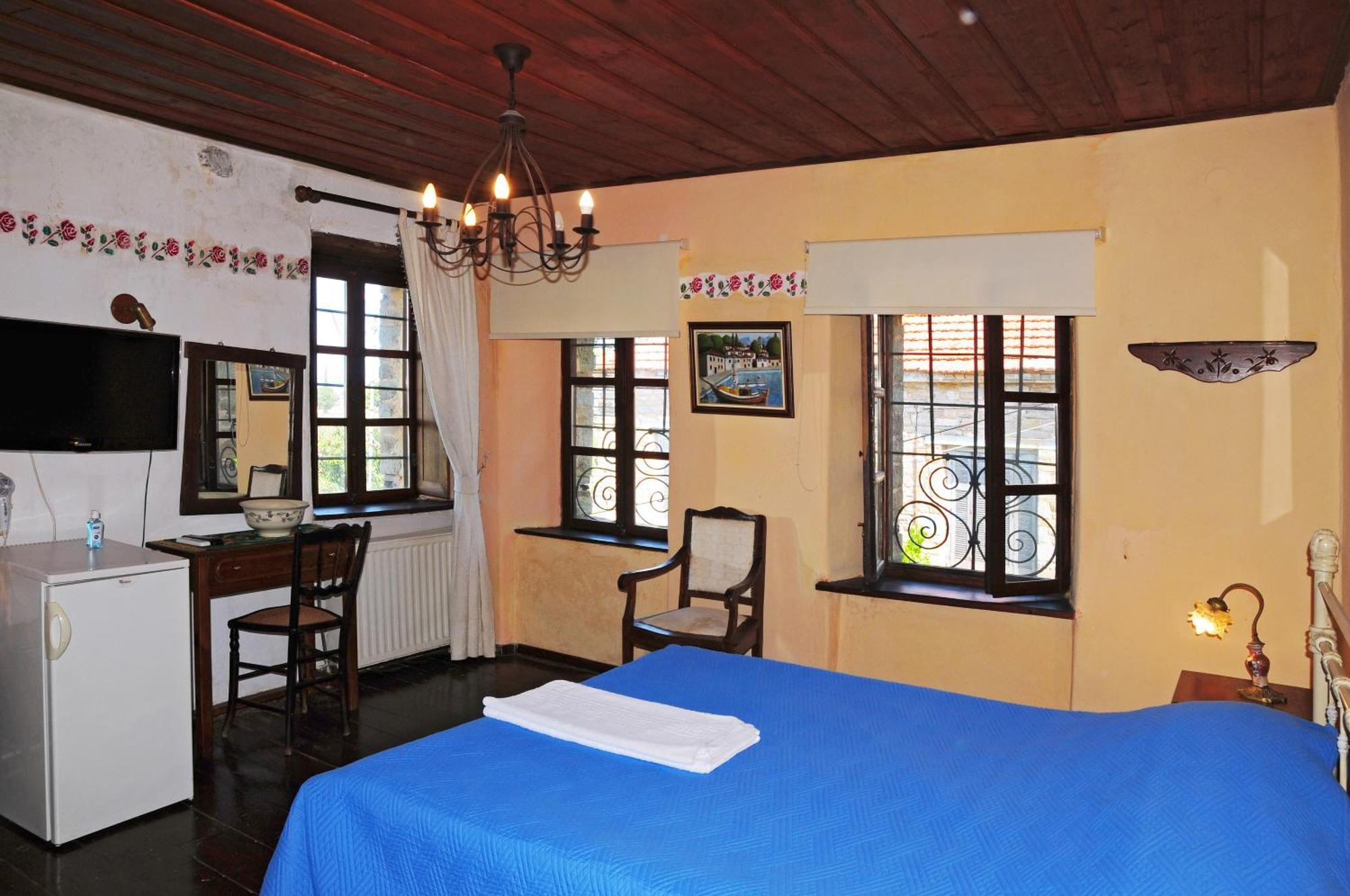 Hotel Archontiko Parisis Lafkos Esterno foto