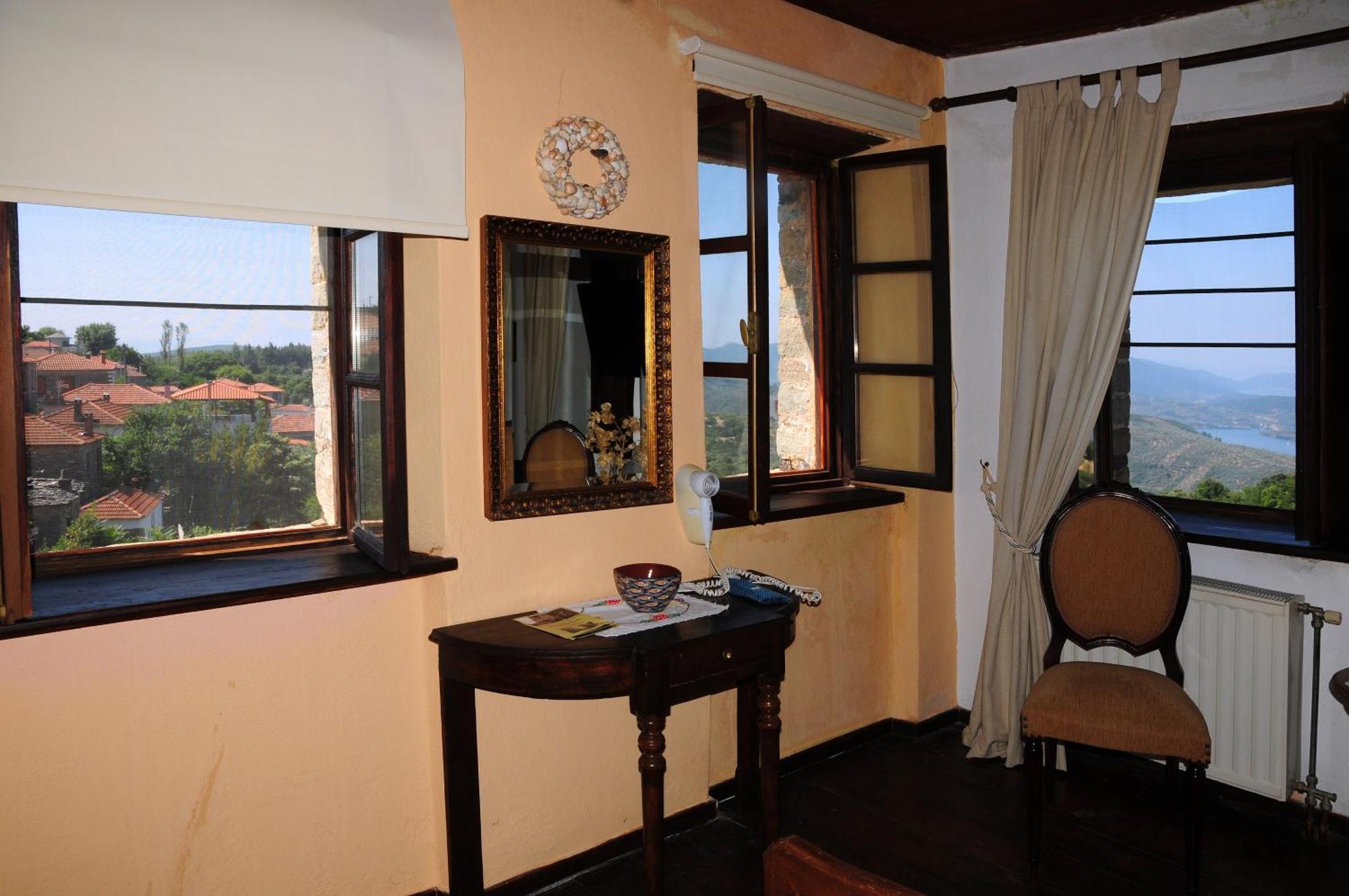 Hotel Archontiko Parisis Lafkos Esterno foto