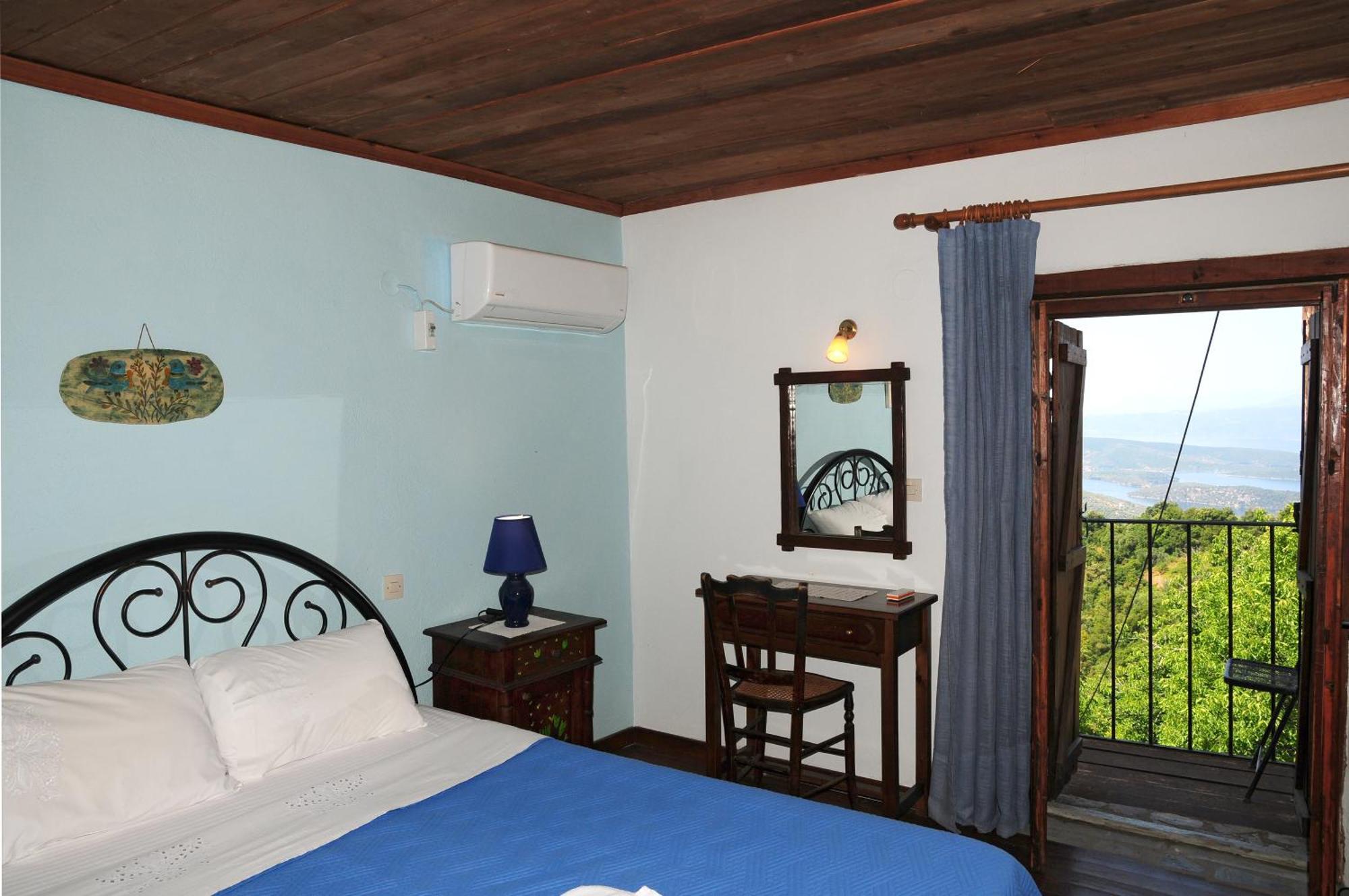 Hotel Archontiko Parisis Lafkos Esterno foto