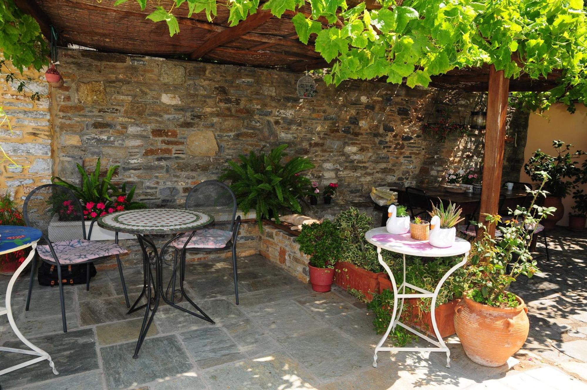 Hotel Archontiko Parisis Lafkos Esterno foto