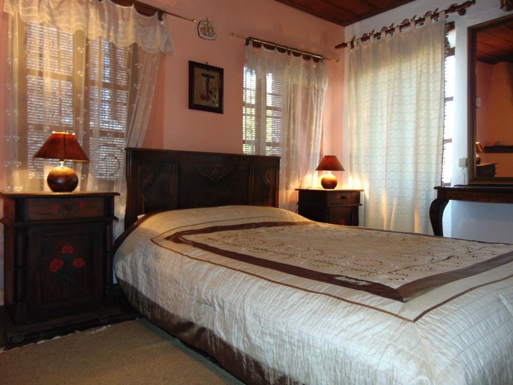 Hotel Archontiko Parisis Lafkos Esterno foto