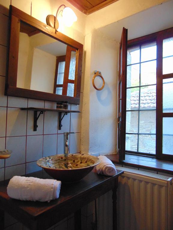 Hotel Archontiko Parisis Lafkos Esterno foto