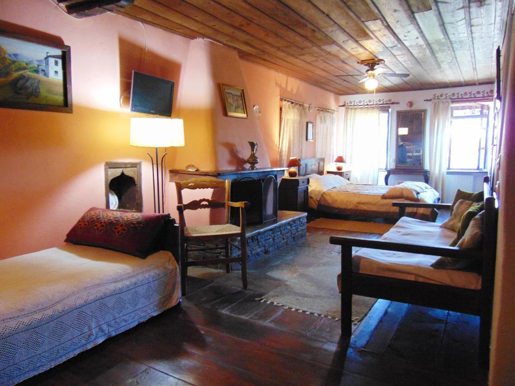 Hotel Archontiko Parisis Lafkos Esterno foto