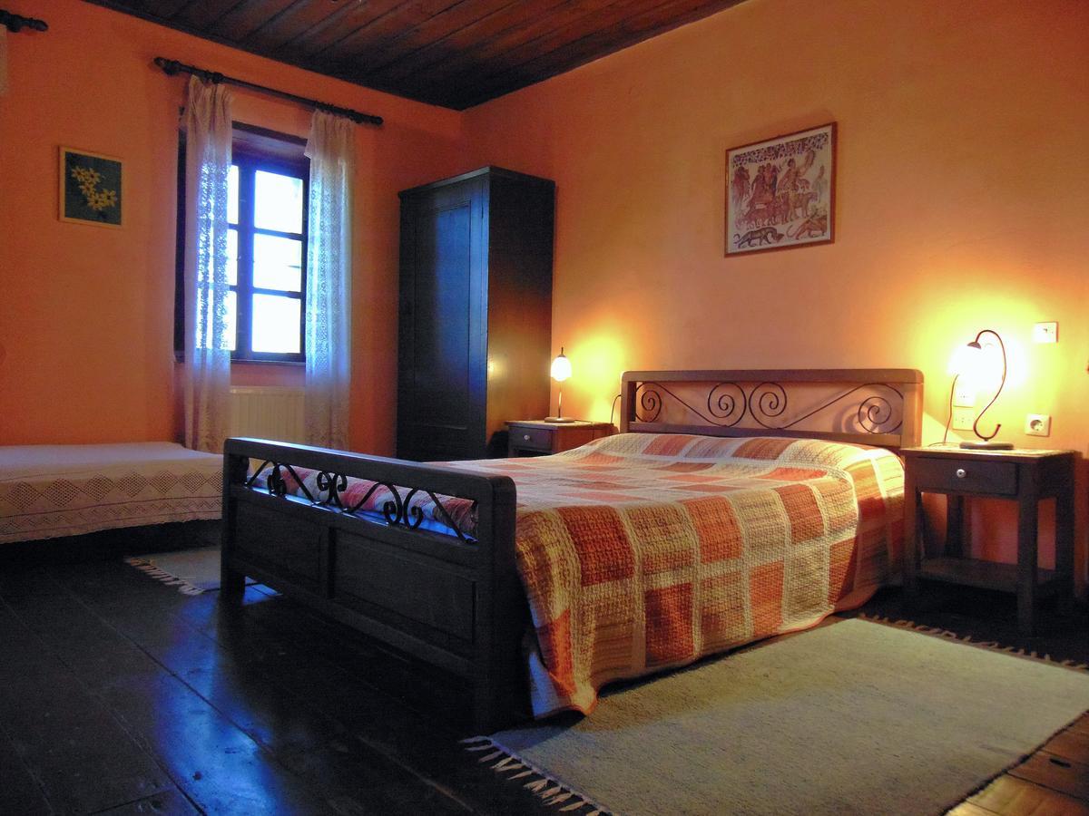 Hotel Archontiko Parisis Lafkos Esterno foto