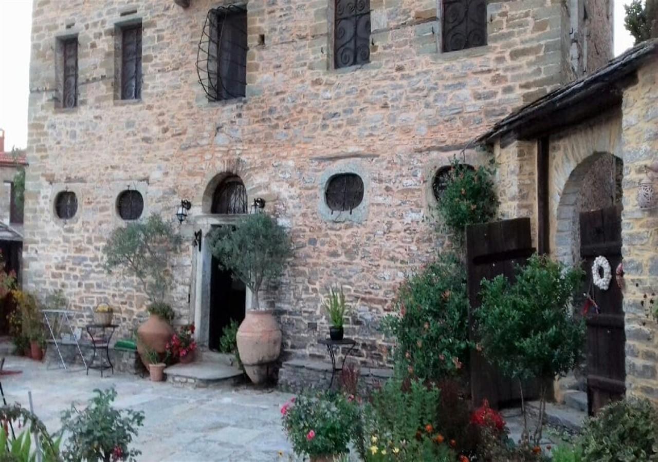 Hotel Archontiko Parisis Lafkos Esterno foto