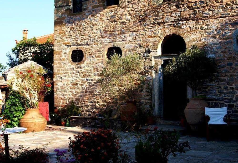 Hotel Archontiko Parisis Lafkos Esterno foto