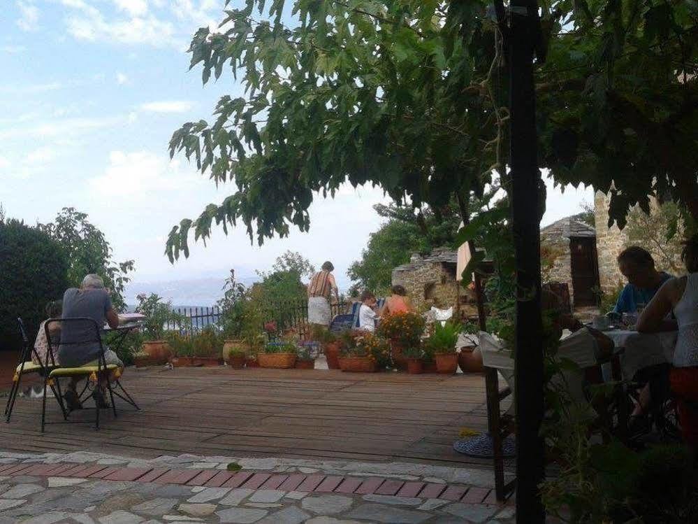 Hotel Archontiko Parisis Lafkos Esterno foto