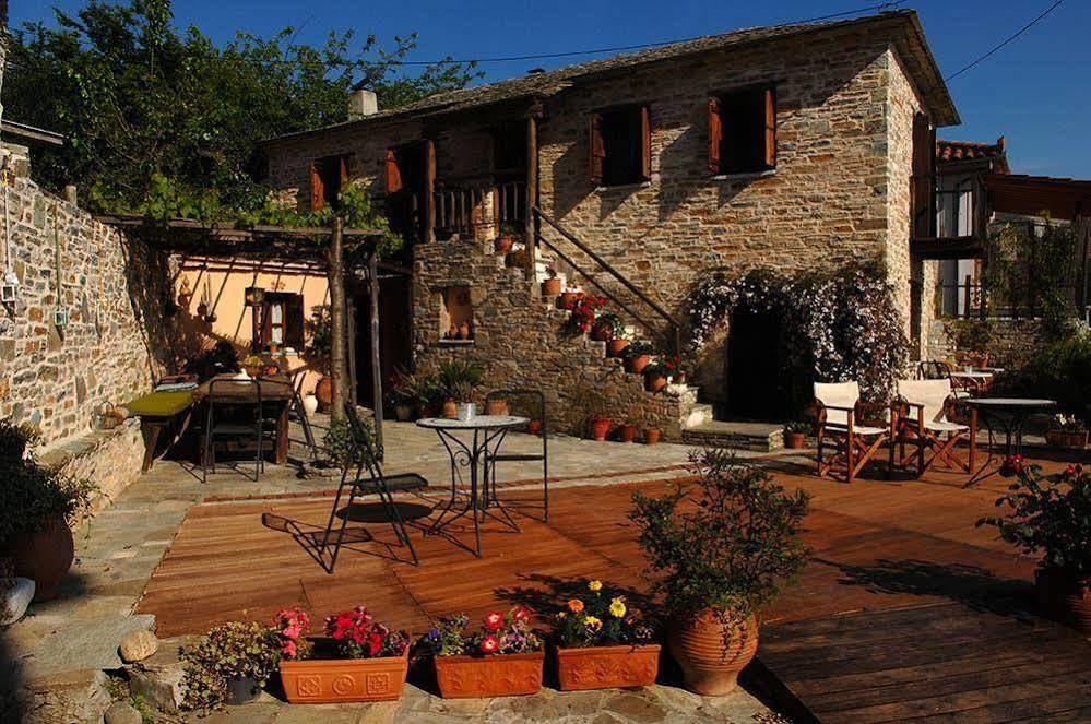 Hotel Archontiko Parisis Lafkos Esterno foto