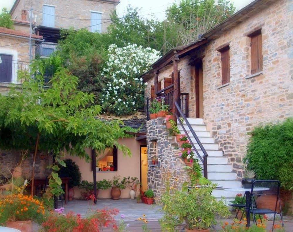 Hotel Archontiko Parisis Lafkos Esterno foto