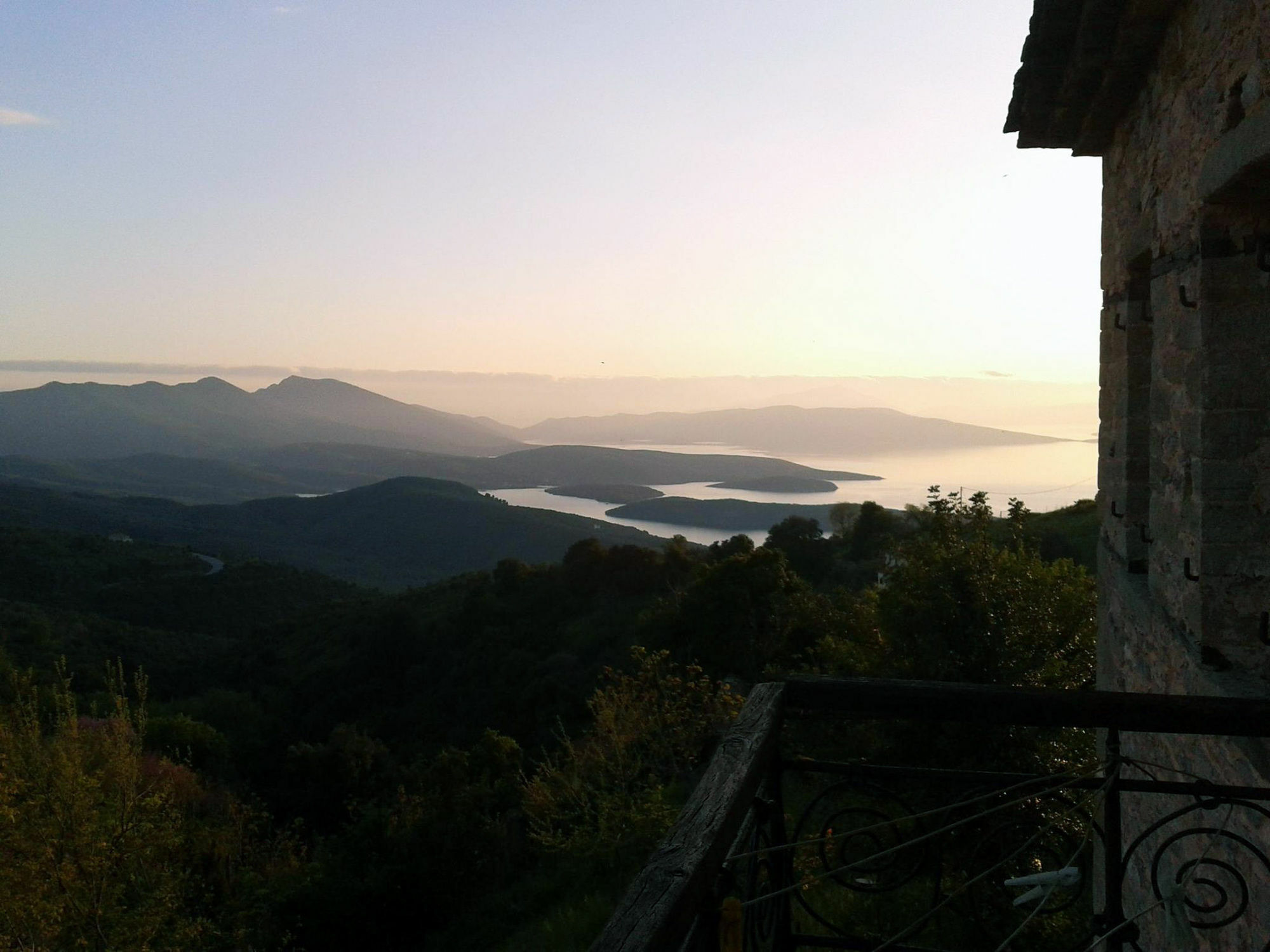 Hotel Archontiko Parisis Lafkos Esterno foto
